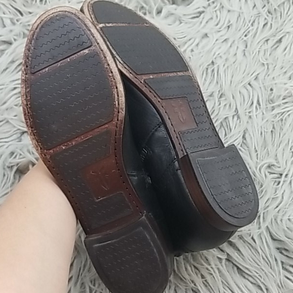 Frye Black Jillian Toggle Short Ankle Boots 7 - Picture 4 of 8